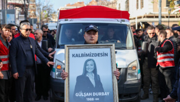 BAŞKAN SEÇER, ŞEHZADELER BELEDİYE BAŞKANI GÜLŞAH DURBAY’IN MANİSA’DAKİ CENAZE TÖRENİNE KATILDI