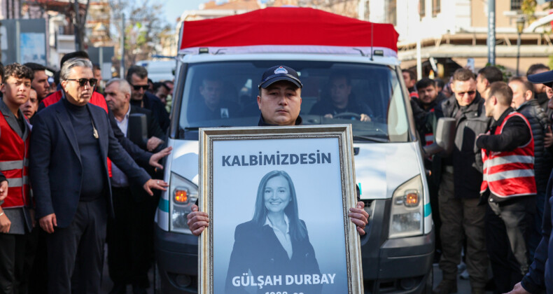 BAŞKAN SEÇER, ŞEHZADELER BELEDİYE BAŞKANI GÜLŞAH DURBAY’IN MANİSA’DAKİ CENAZE TÖRENİNE KATILDI