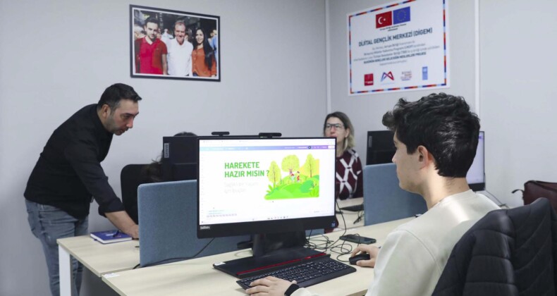 MERCEK’te dijital tasarım ve Canva kursuna yoğun ilgi