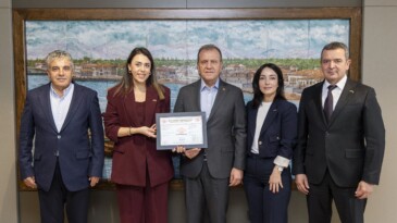 Mersin Büyükşehir Belediyesi, vatandaş memnuniyetini ‘TS ISO 10002 Belgesi’ ile taçlandırdı