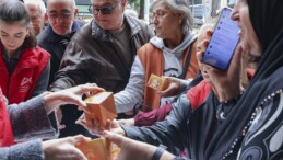 Mersin’de Regaip Kandilinde 15 bin kandil simidi dağıtıldı