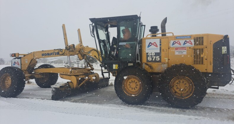Silifke’nin kırsalında karla mücadele