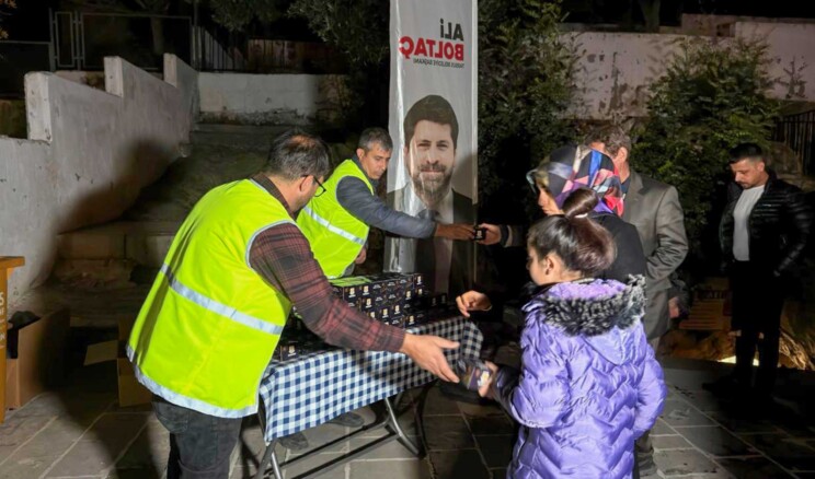 Tarsus’ta Regaib Kandili dayanışmayla karşılandı