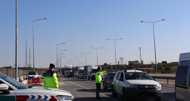 Mersin’de otoyollarda trafik denetimleri aralıksız sürüyor