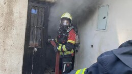 Erdemli’de ev yangını büyümeden söndürüldü