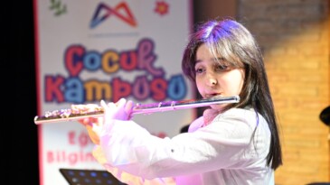 Mersin’de çocuk kampüsü öğrencilerinden sanat şöleni