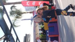 Mersin’de çocuklar AVM’de sporla buluştu