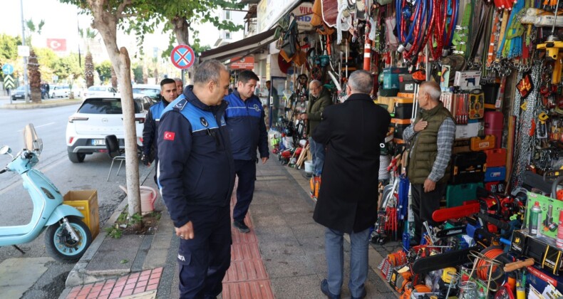 Akdeniz’de kaldırım ve yol işgaline geçit yok