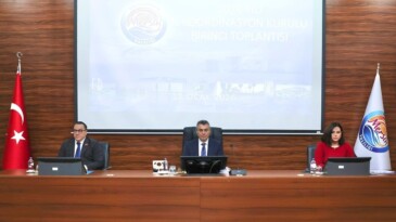 Vali Toros: “Mersin’de 541 kamu projesi yürütülüyor”