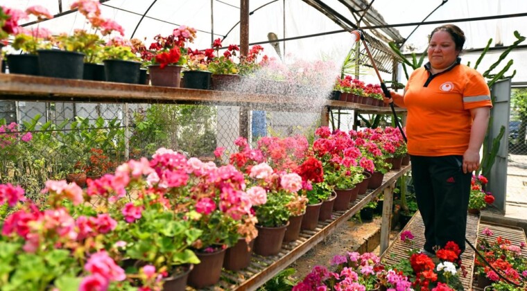 Mersin’de yeşil alanlar iklim dostu uygulamalarla büyütüldü