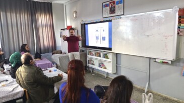 Bozyazı’da öğretmenlere ‘çocuklarda vücut sağlığı ve doğru postür’ eğitimi verildi