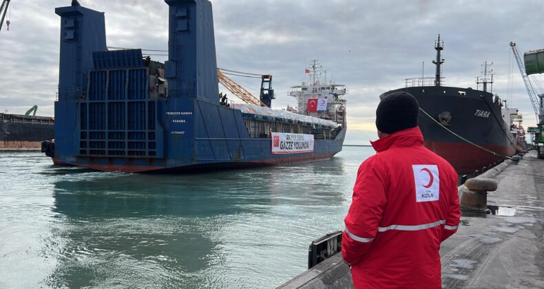 Türk Kızılay’ın 20. İyilik Gemisi Gazze için Mersin’den yola çıktı