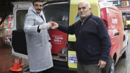 Mersin’de vatandaşlara soğuk havada kaynar ikramı