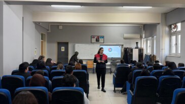 Jandarmadan lise öğrencilerine siber farkındalık eğitimi