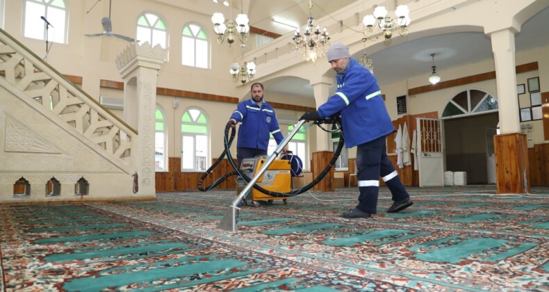 Akdeniz’de camilerde Ramazan hazırlığı