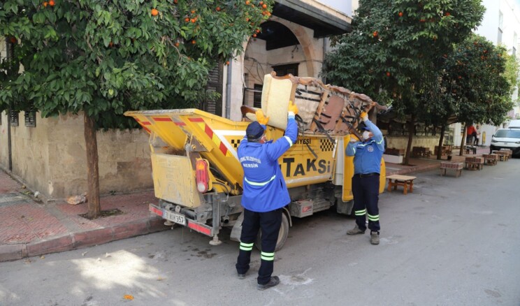 Akdeniz’de çöp taksilerle ani biriken atıklara hızlı çözüm