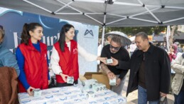 Mersin’de Berat Kandilinde 15 bin kandil simidi dağıtıldı