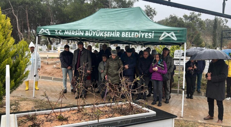 Mersin’de hayatını kaybeden keman sanatçısı Laçin Akyol, mezarı başında anıldı