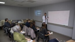 Mersin’de MERCEK kurslarıyla turizm sektörüne nitelikli personel yetiştiriliyor