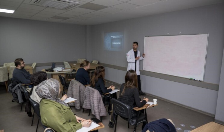 Mersin’de MERCEK kurslarıyla turizm sektörüne nitelikli personel yetiştiriliyor