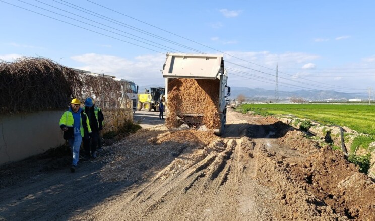 Mersin’de yağıştan etkilenen bölgelerde onarım çalışması sürüyor