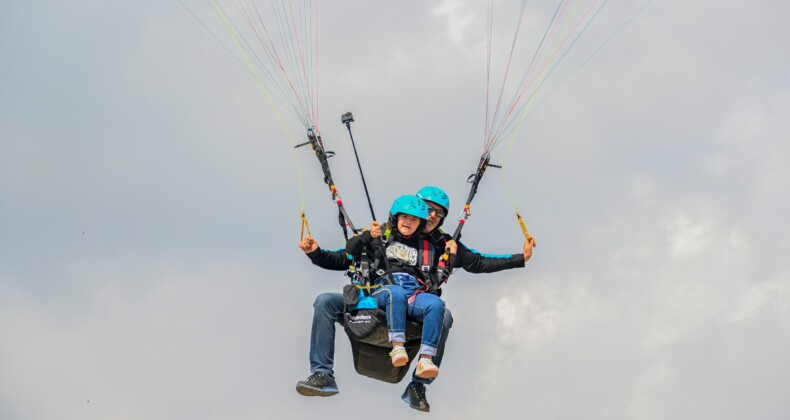 Özel gereksinimli çocuklar gökyüzüyle tanıştı