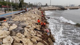 Mersin’de selin izleri sahillerden siliniyor