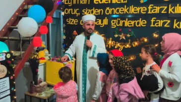 Anamur’da teravih namazı çocuklar için bayrama döndü