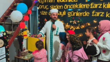 Anamur’da teravih namazı çocuklar için bayrama döndü