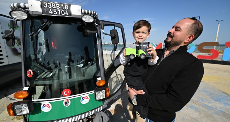 Minik Ayaz’ın süpürge kamyonu hayali gerçek oldu