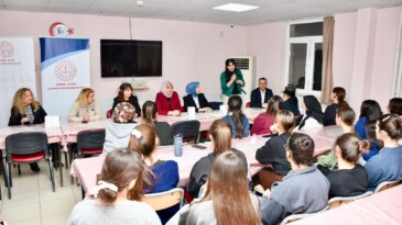 Silifke’de cumhuriyet savcıları öğrencilerle iftarda buluştu