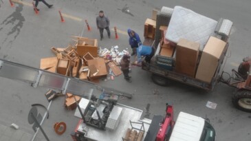 Mersin’de halk sağlığını tehdit eden çöp ev temizlendi