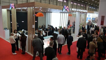 Mersin Büyükşehir Belediyesi, fuarda kentin turizm potansiyelini tanıttı