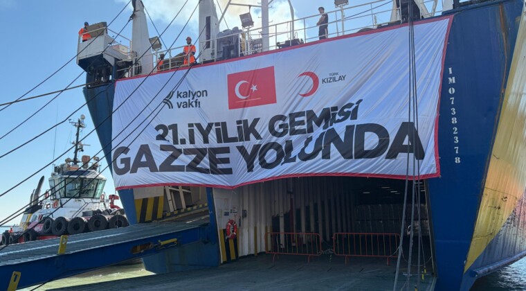 Türk Kızılay’ın ‘İyilik Gemisi’ Ramazan’ın ilk gününde Gazze’ye uğurlandı