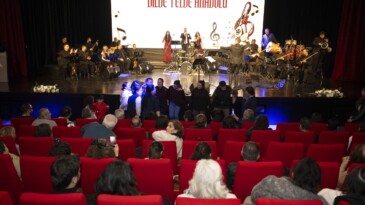 Mersin’de ‘Dilde Telde Anadolu’ konseriyle türkü rüzgârı esti