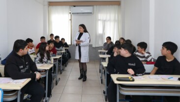 Mersin’de öğrencilere ücretsiz kurs ve 76 deneme desteği
