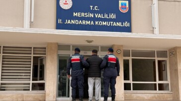 Plakasız araçla yakıt alıp kaçtı, jandarma yakaladı