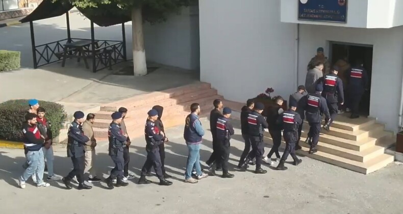 Mersin’de zehir tacirlerine şafak operasyonu: 43 gözaltı, 448 bin sentetik hap ele geçirildi