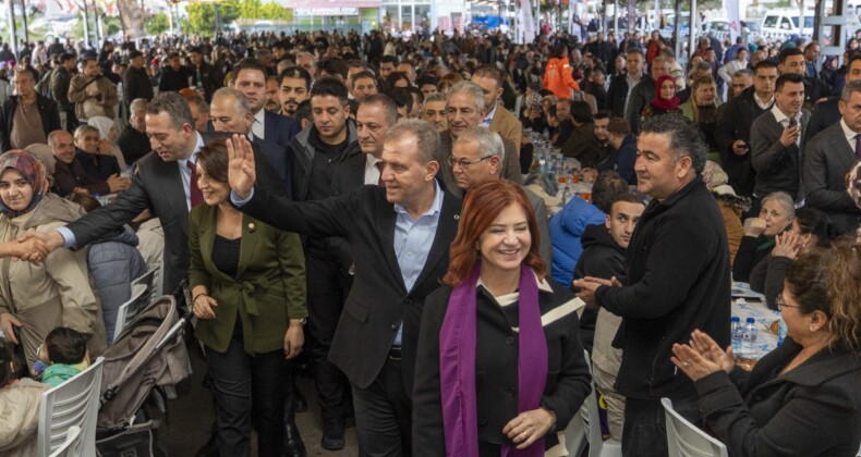 Erdemli’de birlik sofrası: Seçer’den ‘Parlayan yıldız Türkiye’ vurgusu