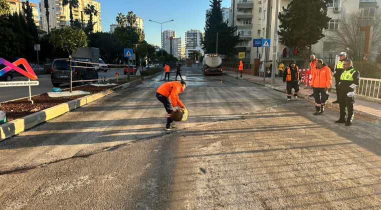 Mersin’de selin zarar verdiği köprüde tahkimat çalışması tamamlandı