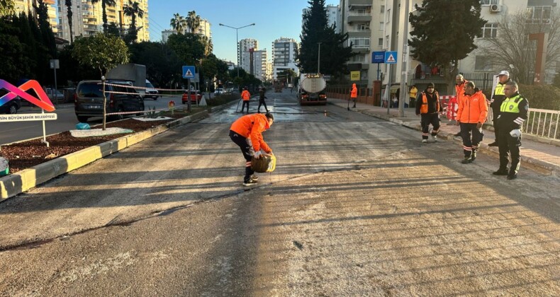 Mersin’de selin zarar verdiği köprüde tahkimat çalışması tamamlandı