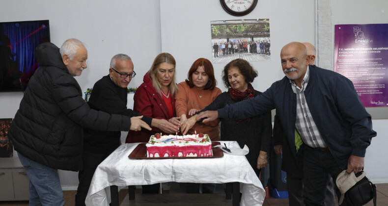 BÜYÜKŞEHİR EMEKLİ EVLERİNDE YENİ YIL COŞKUSU YAŞANDI  EMEKLİ EVİ ÜYELERİ, YENİ YILA BÜYÜKŞEHİR’LE ‘MERHABA’ DEDİ