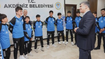 Akdeniz Belediye Spor U-14 Futbol Takımı Türkiye Şampiyonası Yolunda