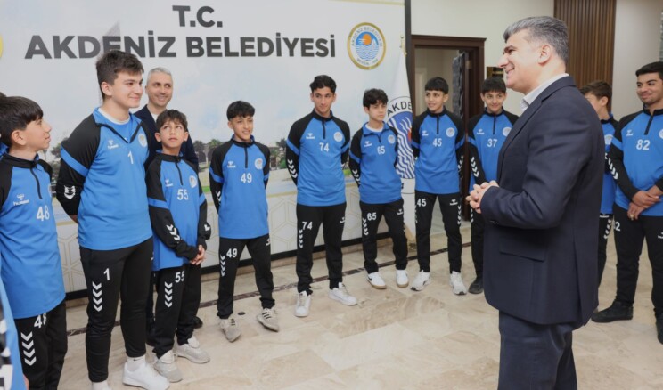 Akdeniz Belediye Spor U-14 Futbol Takımı Türkiye Şampiyonası Yolunda