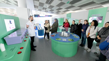 MERSİN BÜYÜKŞEHİR VE MERSİNDEN KADIN KOOPERATİFİ TEKSTİL ATIKLARINI YENİDEN DÖNÜŞTÜRÜYOR