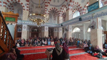 ANAMUR’DA HANIMLARA ÖZEL KADİR GECESİ PROGRAMI DÜZENLENDİ