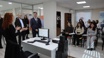 Başkan V. Şener, Seyahat ve Konaklama Hizmetleri Kursiyerlerini Ziyaret Etti