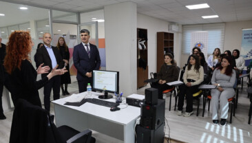 Başkan V. Şener, Seyahat ve Konaklama Hizmetleri Kursiyerlerini Ziyaret Etti