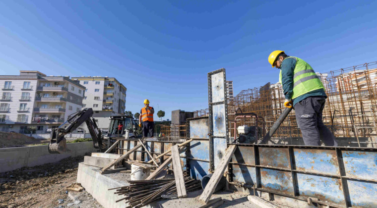 BAŞKAN SEÇER, SPOR PARK TARSUS YERLEŞKESİ’NDE İNCELEMELERDE BULUNDU SEÇER: “SPOR PARK TARSUS YERLEŞKESİ’Nİ MAYIS AYI SONUNA KADAR BİTİRECEĞİZ” “SPOR PARK TARSUS YERLEŞKESİ, BİRÇOK FONKSİYONU İÇEREN BİR SPOR TESİSİ OLACAK”