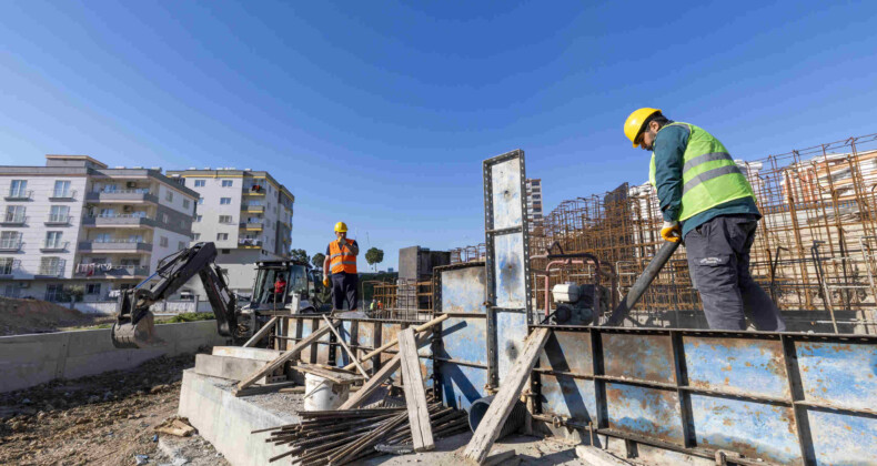 BAŞKAN SEÇER, SPOR PARK TARSUS YERLEŞKESİ’NDE İNCELEMELERDE BULUNDU SEÇER: “SPOR PARK TARSUS YERLEŞKESİ’Nİ MAYIS AYI SONUNA KADAR BİTİRECEĞİZ” “SPOR PARK TARSUS YERLEŞKESİ, BİRÇOK FONKSİYONU İÇEREN BİR SPOR TESİSİ OLACAK”